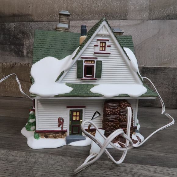 Dept 56 Christmas Homecoming At Havenport Lighted Holiday Set - Picture 9 of 11